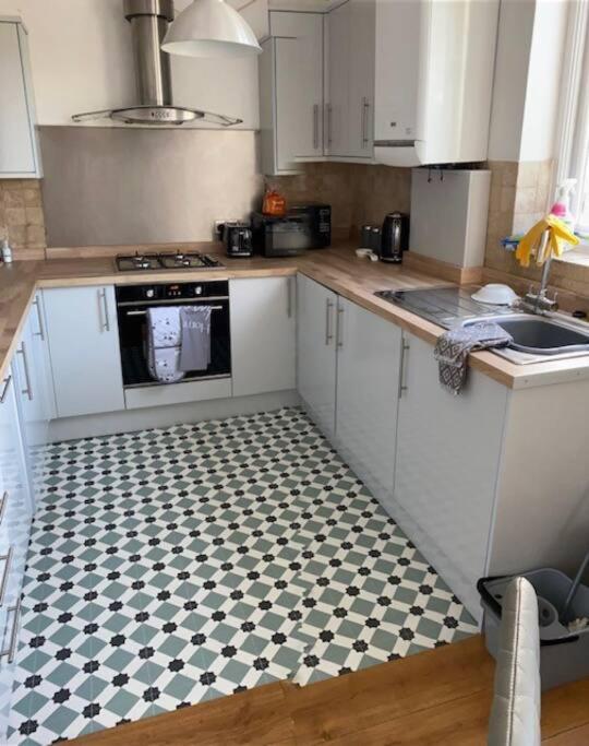 3 Double Bedroomed Flat, Acton. London, Uk 外观 照片